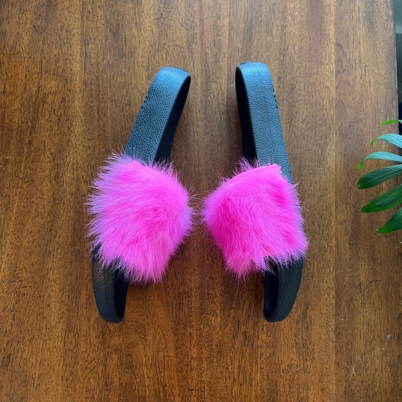 UGG Royale Slide - Picture 8 of 8